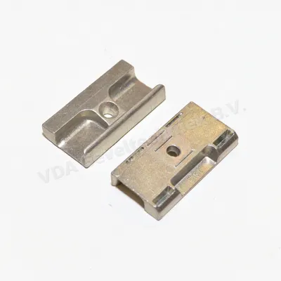 Maco rolnok sluitplaat vlak 26mm hout 34974