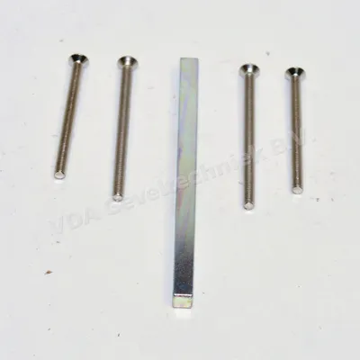 Stift 8x130mm incl. 2x schroef M5x75 mm 2x M5x65mm