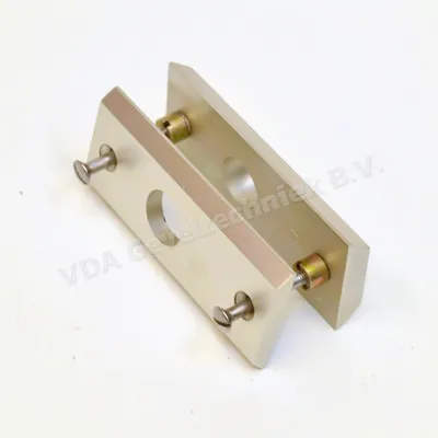 AMI Rozet 115/50 met KESO-uitsparing.
115x50x12MM. Zilver/EV1