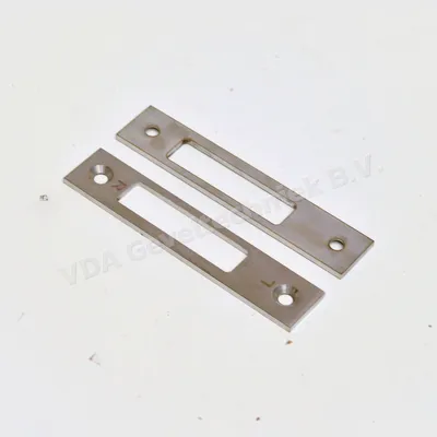 Wss nachtsluitplaat 24x110 MM haak plaatje RVS links rechts