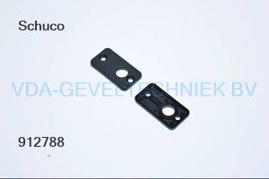 Schuco zwart kunststof stolp sluitplaat  2954.3 / 218244.04. 239823